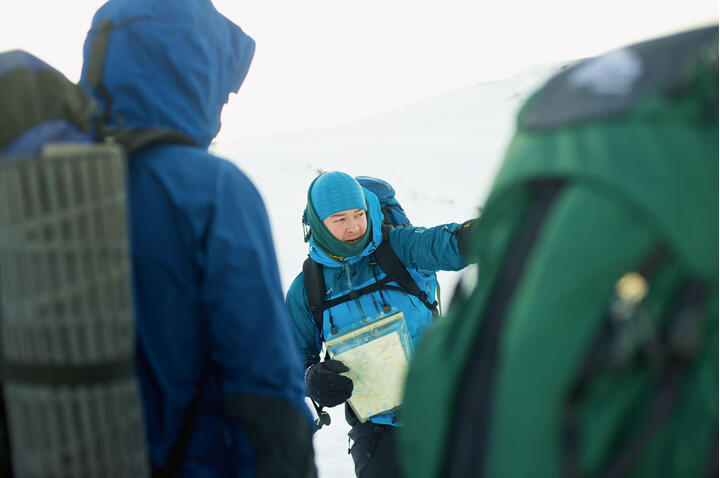 Det er mye fancy turklær i butikken, men hva trenger du egentlig? Vi guider deg gjennom trelagsprinsippet og styrer deg unna de verste fellene slik at du får turklær du blir fornøyd med.
